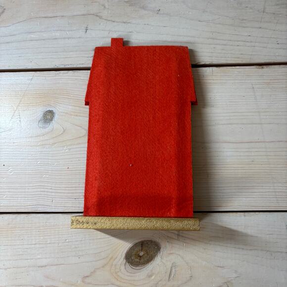 Wondershop NWT Red Felt Fabric Mantle Christmas House - Picture 5 of 5